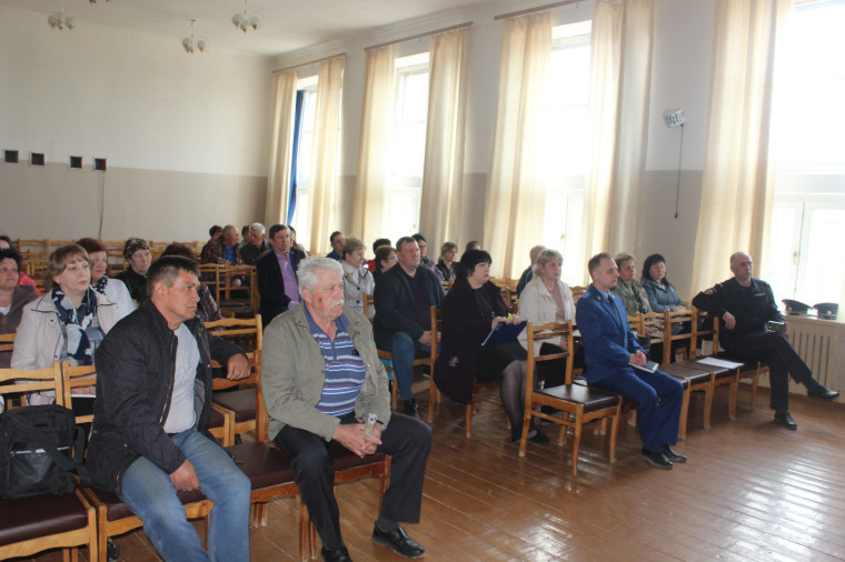 Встреча главы Советского муниципального района с жителями р.п. Советское. Встреча главы Советского муниципального района с жителями р.п. Советское.
